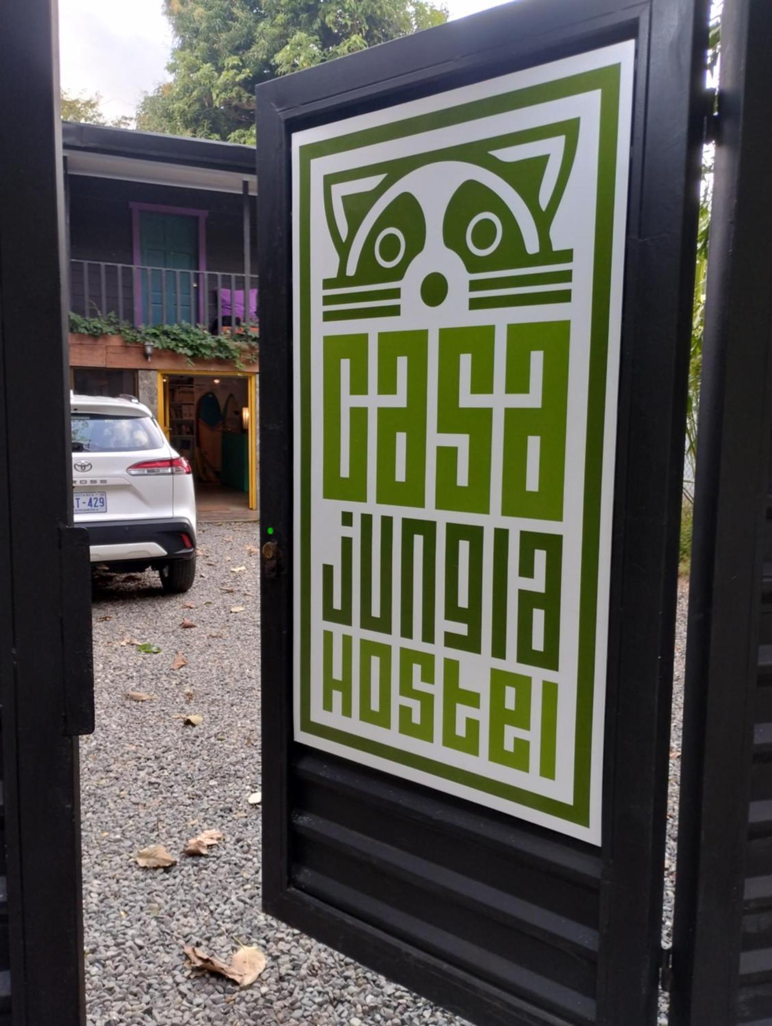 Casajungla Hostel Jaco Exterior photo